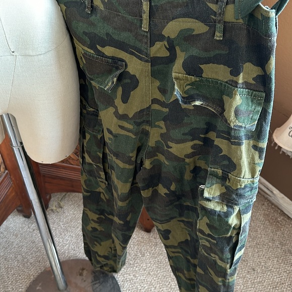 NWT FashionNova Cadet Kim Oversized Camouflage Pants (Medium) - BRAND NEW - Picture 8 of 9